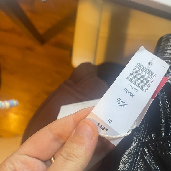 Aritzia Black Noir Pants - Picture 4 of 4